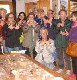 Visitantes en la barraca tradicional